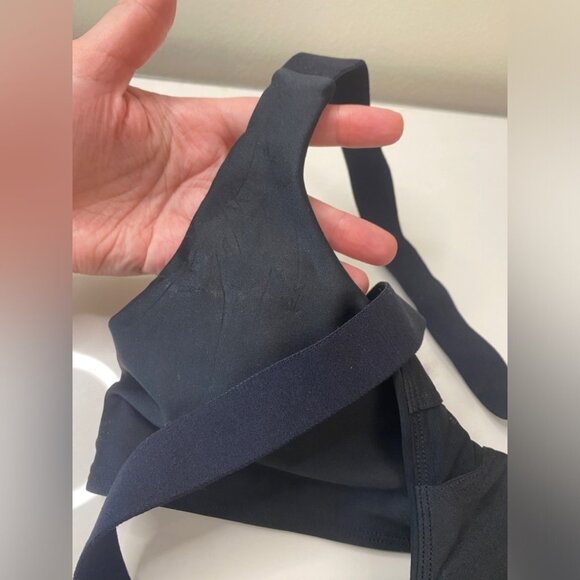 ALO Yoga Classic Black Sports Bra - Picture 9 of 9